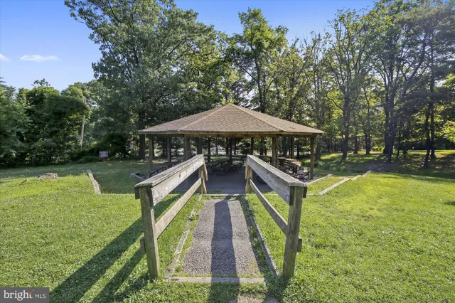 a car parked in front of a building