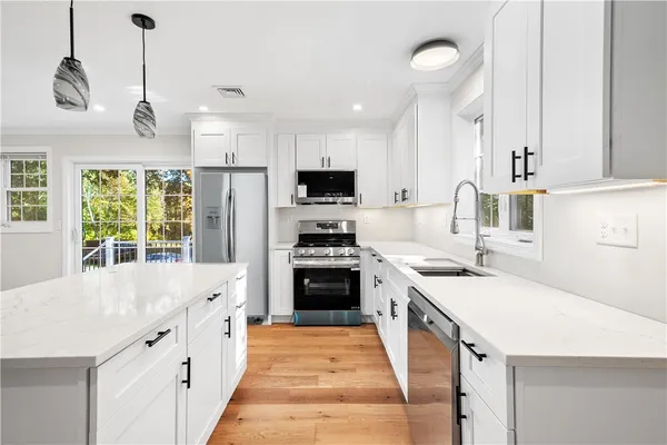 $699,900 | 1551 Diamond Hill Road, Cumberland, RI 02864