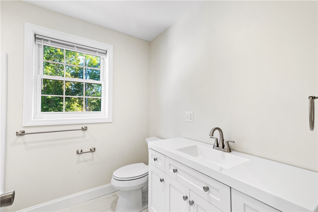 1551 Diamond Hill Road Cumberland, RI 02864 - Photo 23 of 41