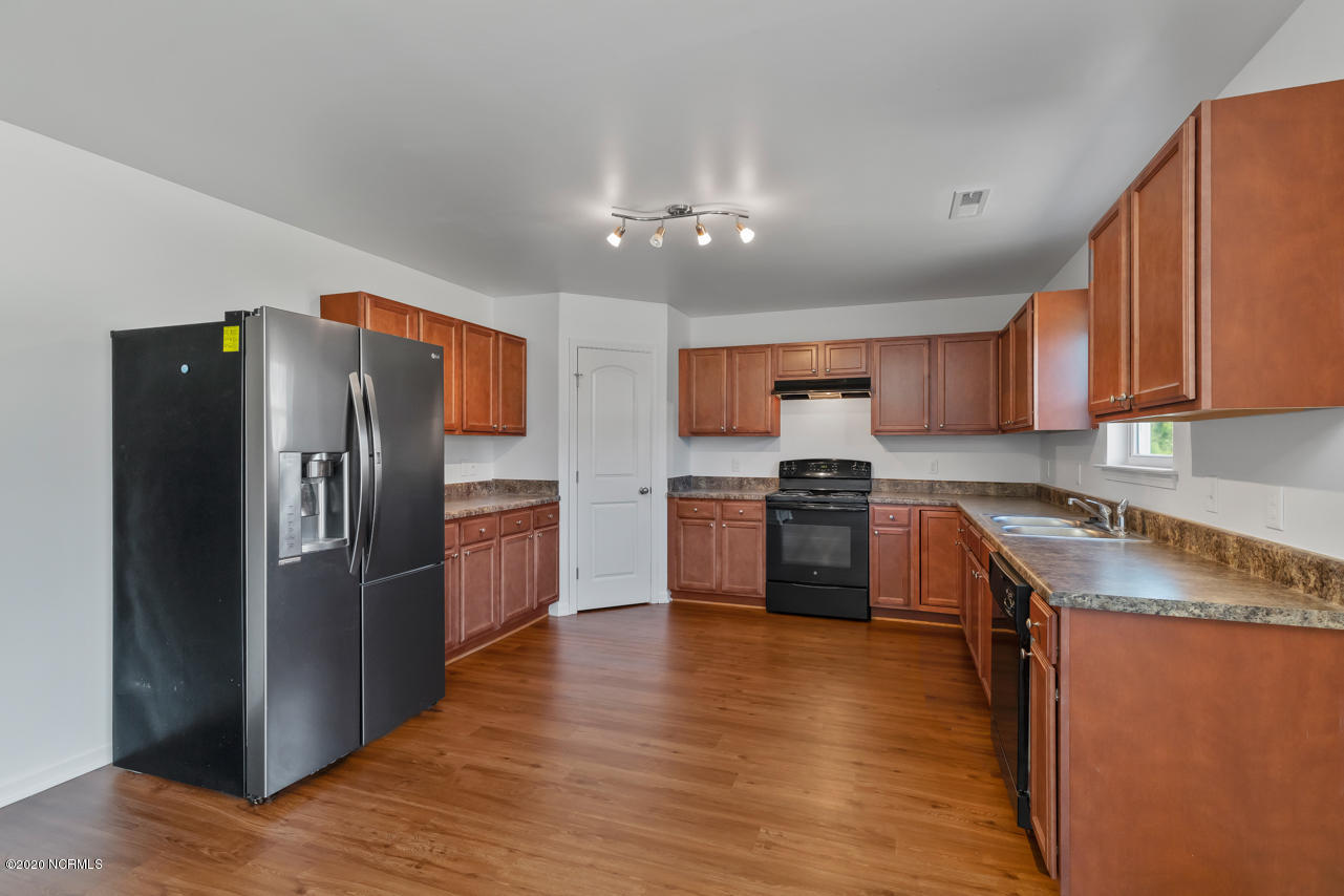 106 Chalet Road Holly Ridge, NC 28445 - Photo 15 of 37 EC4F780B-405D-40D7-A018-2DC31F641DFD