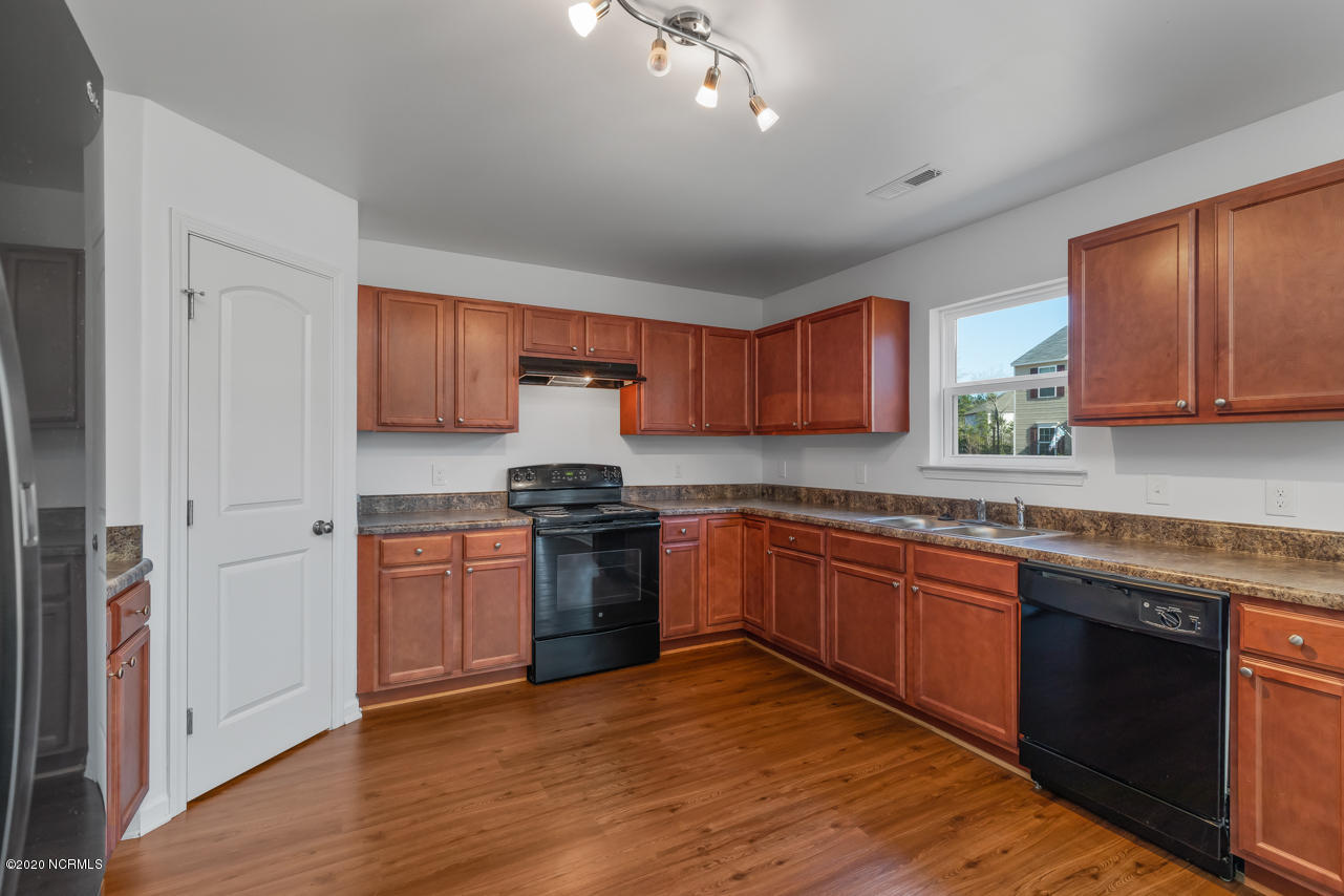 106 Chalet Road Holly Ridge, NC 28445 - Photo 17 of 37 214BA0AD-79F6-48EE-873C-4695773374A2