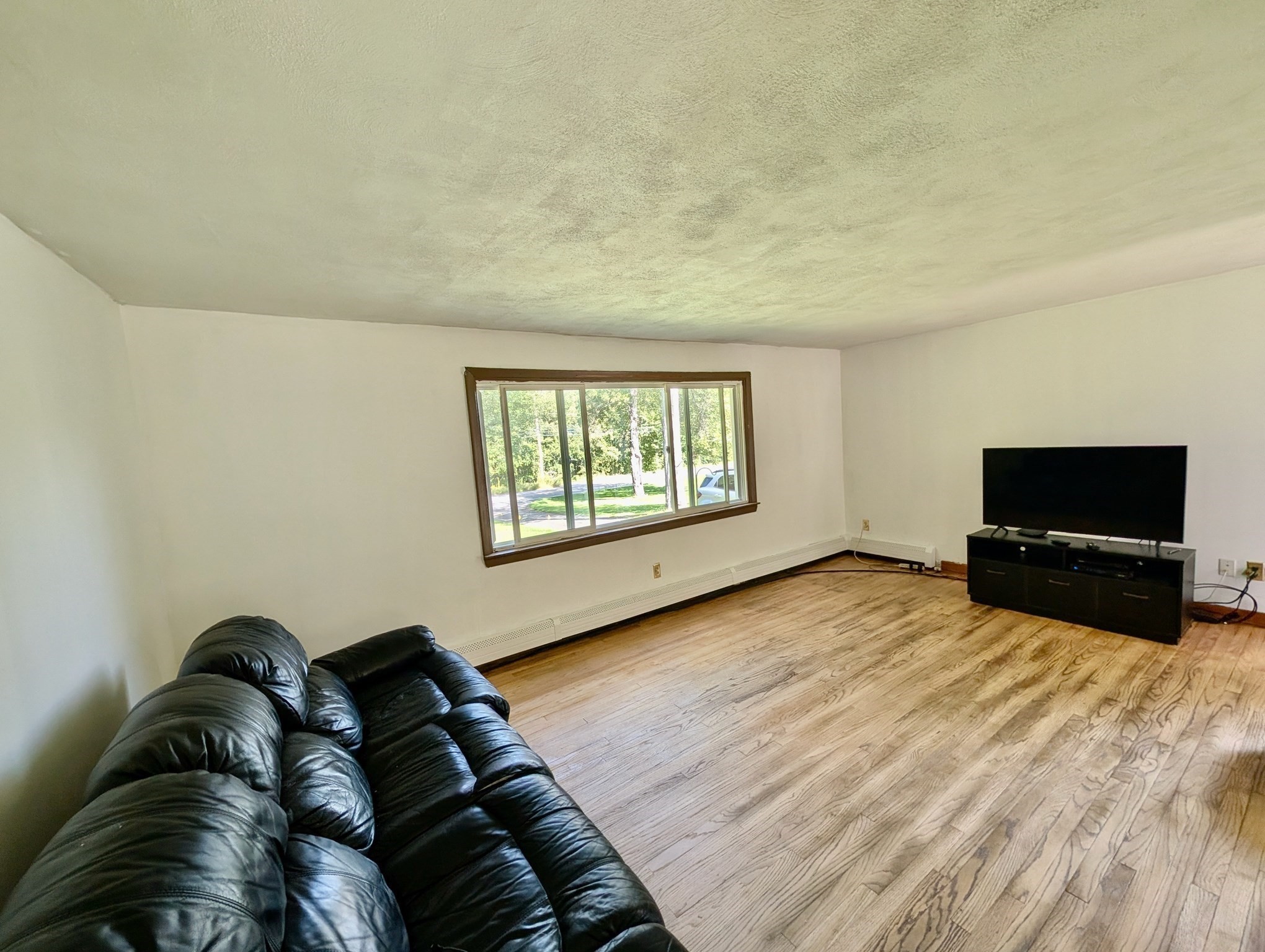 624 Granville Road Westfield, MA 01085 - Photo 5 of 27 Gallery Image 5
