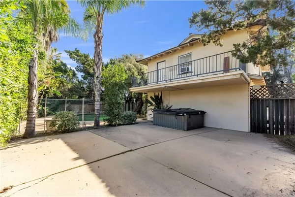 a view of a livingroom with furniture and window