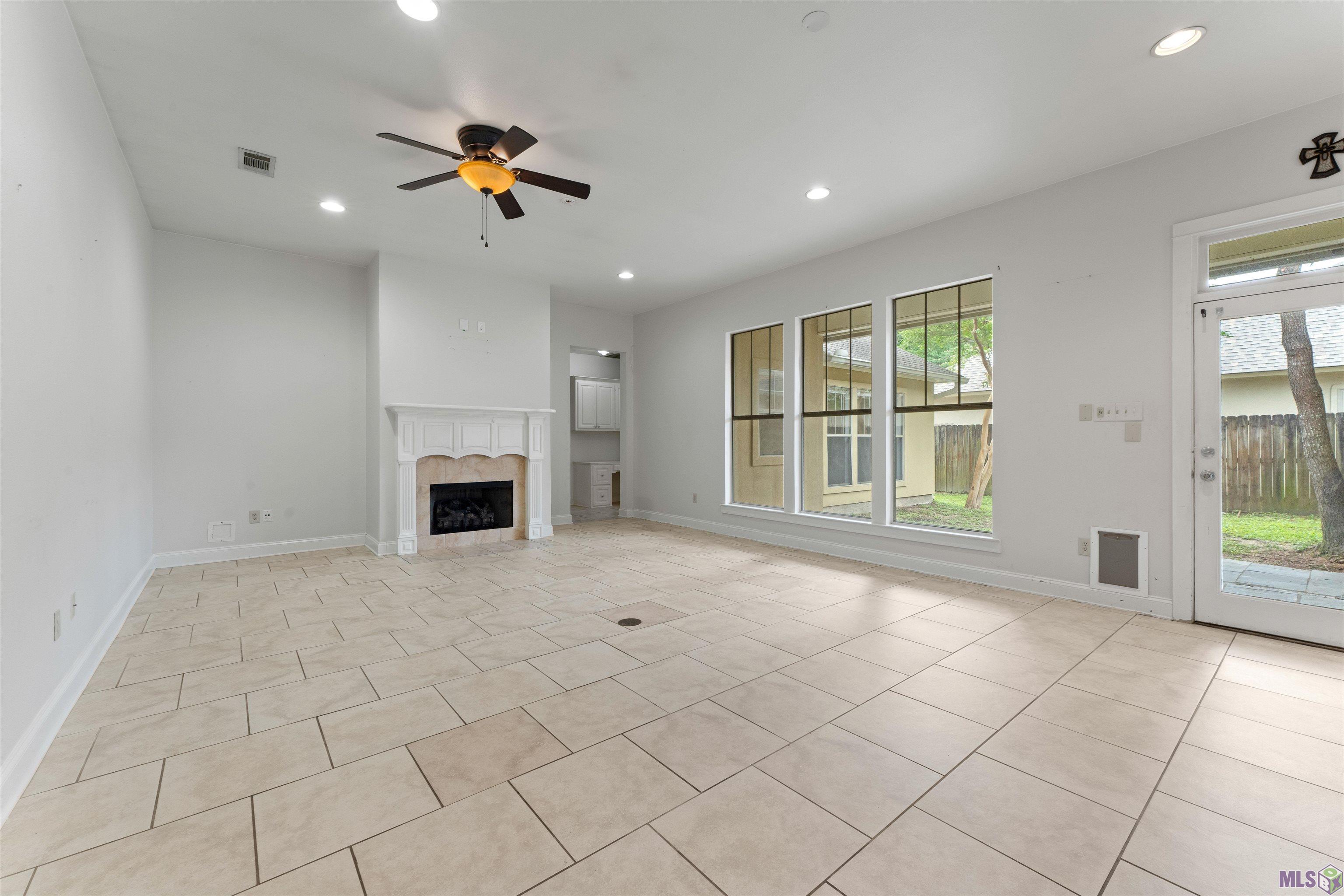 9329 Boone Avenue Baton Rouge, LA 70810 - Photo 3 of 23 Gallery Image 3