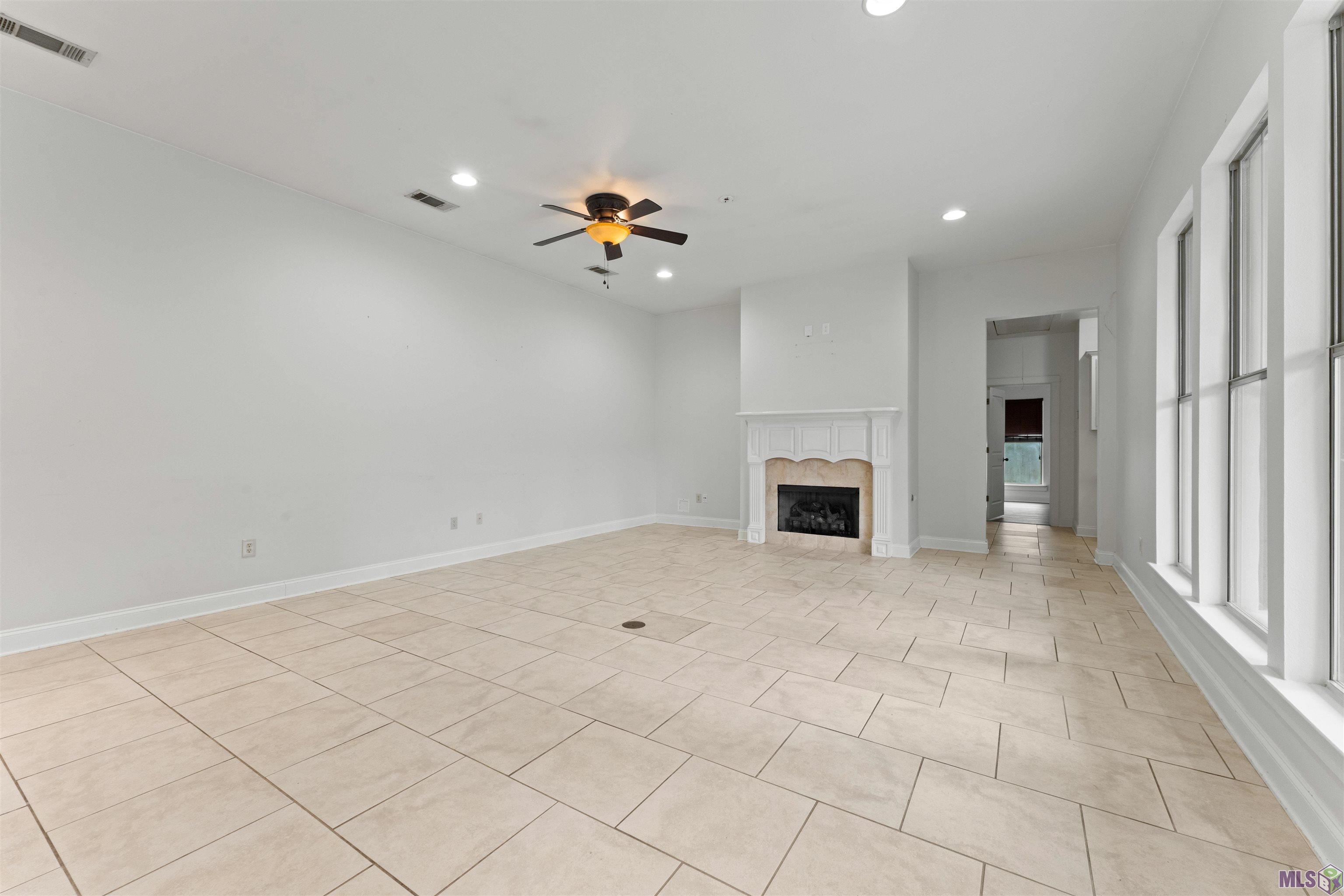 9329 Boone Avenue Baton Rouge, LA 70810 - Photo 4 of 23 Gallery Image 4
