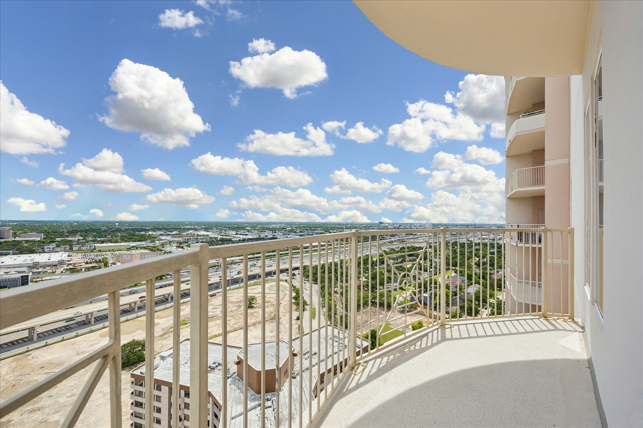 3505 Sage Road, Unit 2810 Houston, TX 77056 - Photo 19 of 26 a view of balcony with furniture