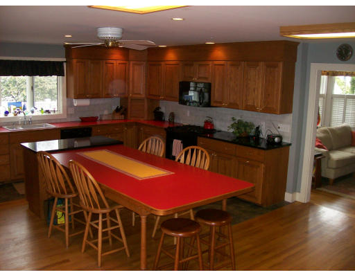 311 Summer Avenue Reading, MA 01867 - Photo 6 of 11