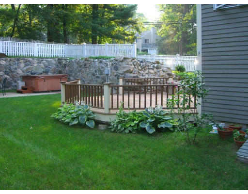 311 Summer Avenue Reading, MA 01867 - Photo 9 of 11