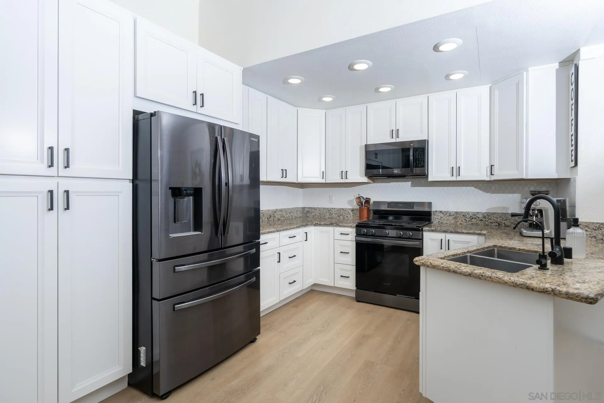10354 Settle Road Santee, CA 92071 - Photo 11 of 56 Kitchen
