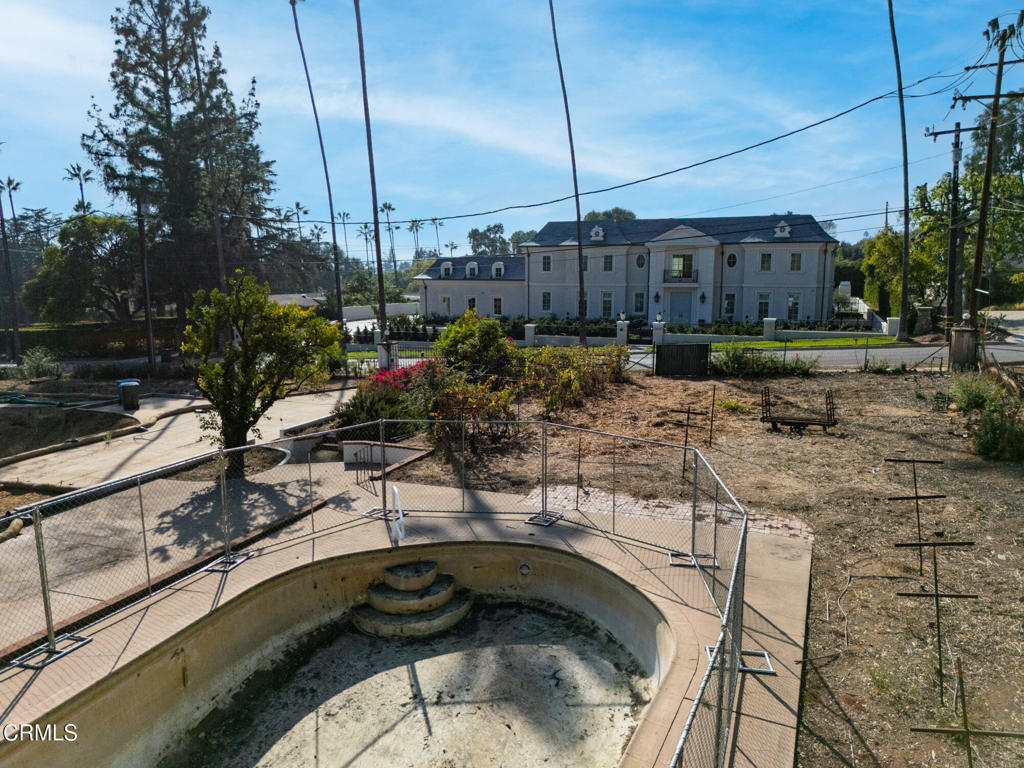 1625 Braeburn Road Altadena, CA 91001 - Photo 17 of 30 a view of yard with swimming pool