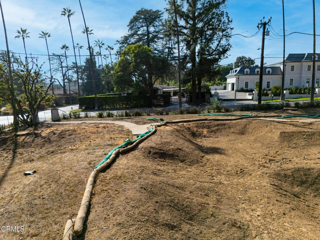1625 Braeburn Road Altadena, CA 91001 - Photo 19 of 30 a view of a swimming pool with a yard