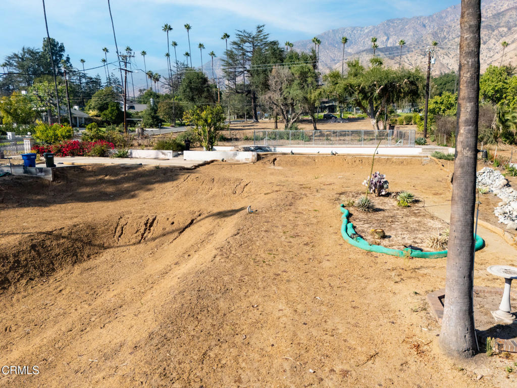 1625 Braeburn Road Altadena, CA 91001 - Photo 20 of 30 a view of a ocean view