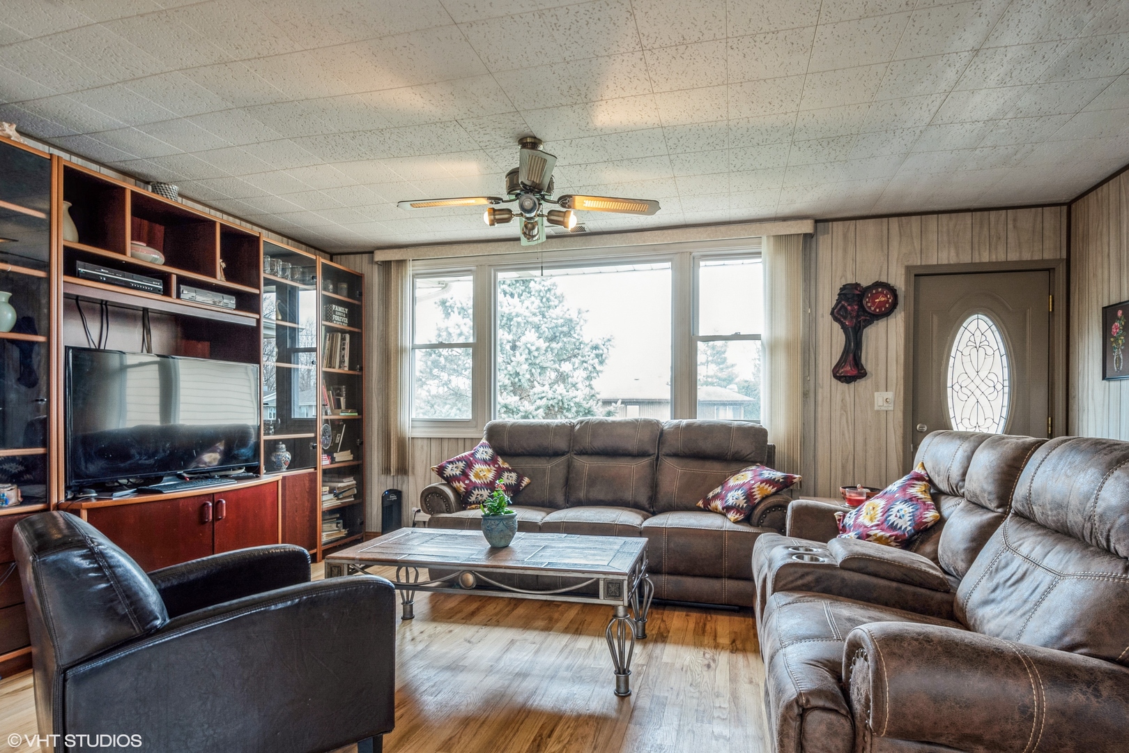 35 Rugby Road Lake Zurich, IL 60047 - Photo 3 of 24