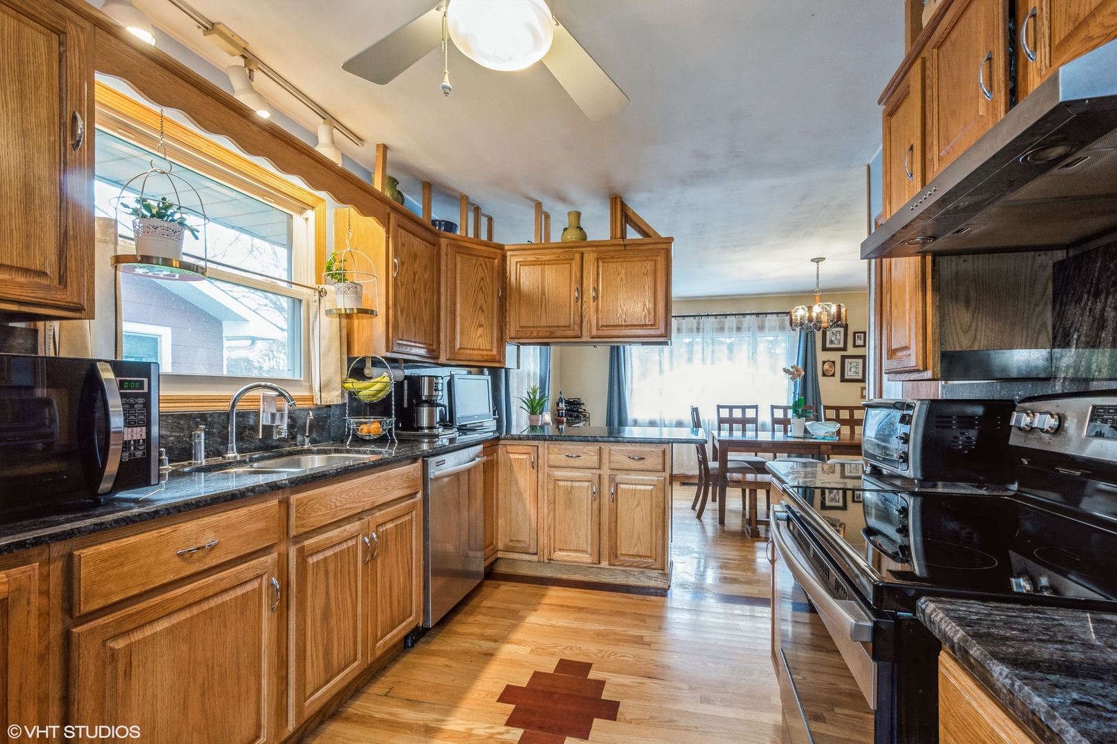35 Rugby Road Lake Zurich, IL 60047 - Photo 8 of 24