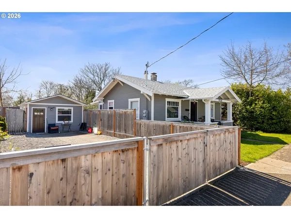 $585,000 | 8316 Southeast Raymond Court, Portland, OR 97266