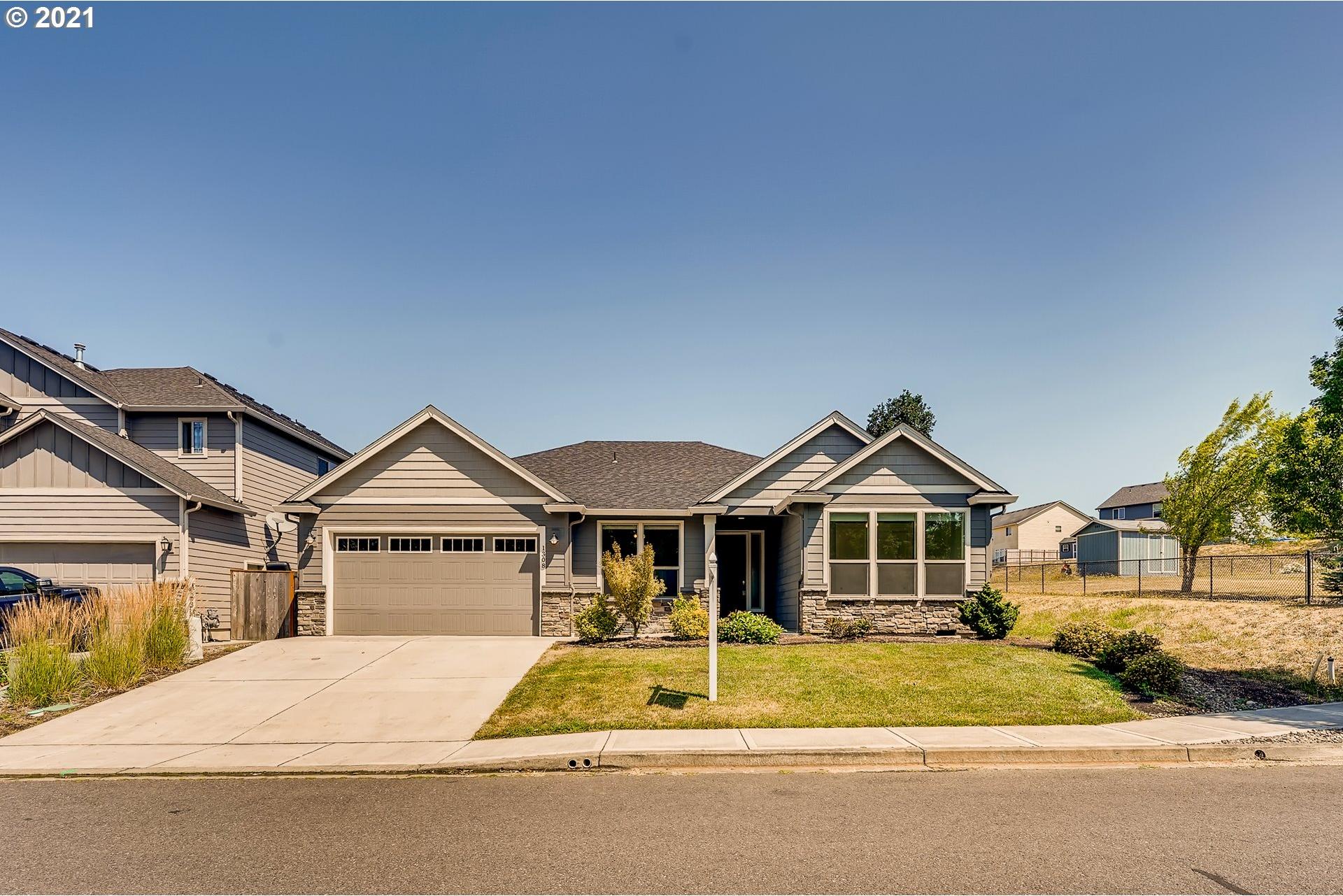1308 North 8th Way Ridgefield, WA 98642 - Photo 1 of 32 Gallery Image 1