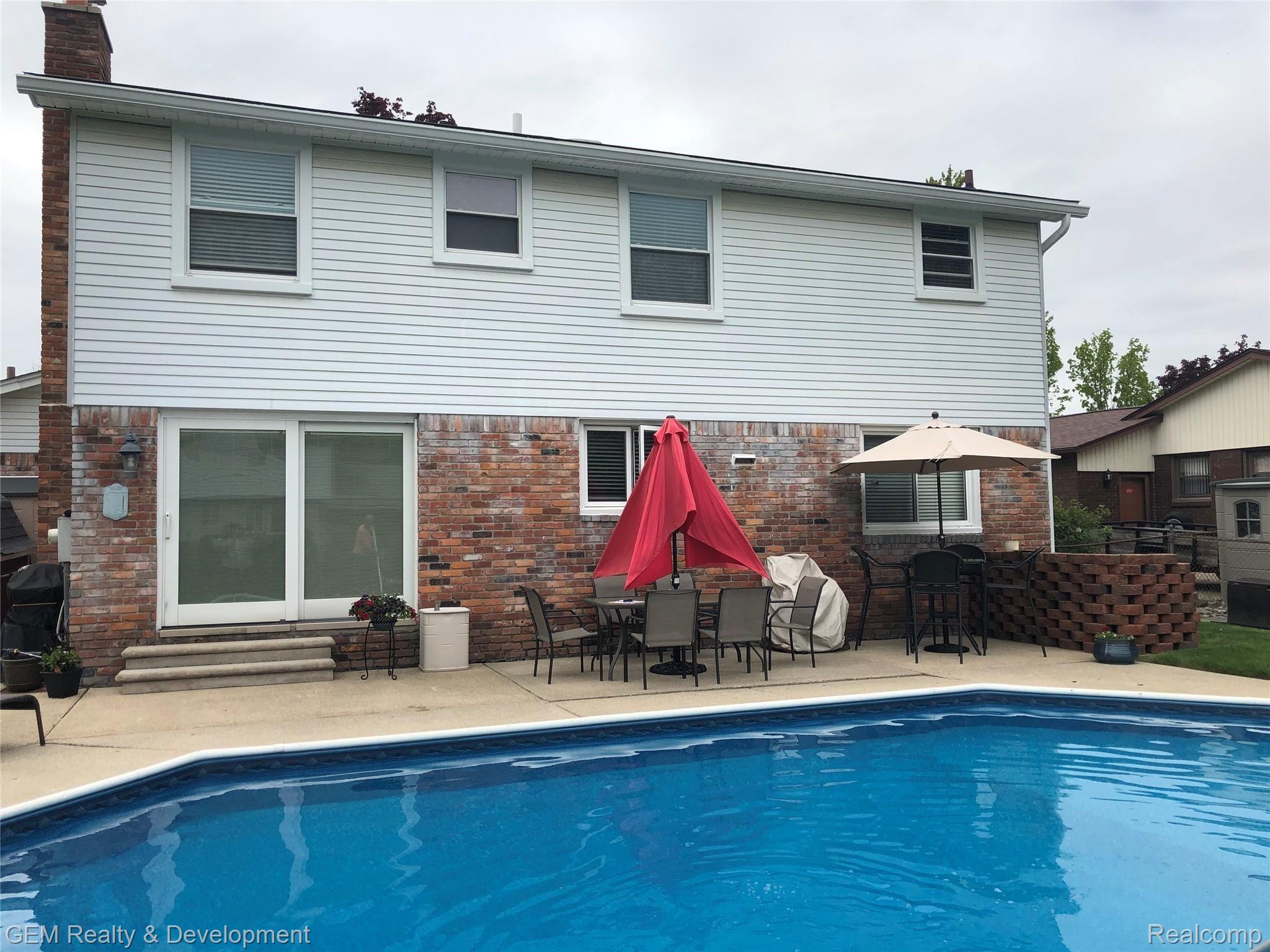 18810 Gill Road Livonia, MI 48152 - Photo 37 of 43 IMG_5349.jpeg