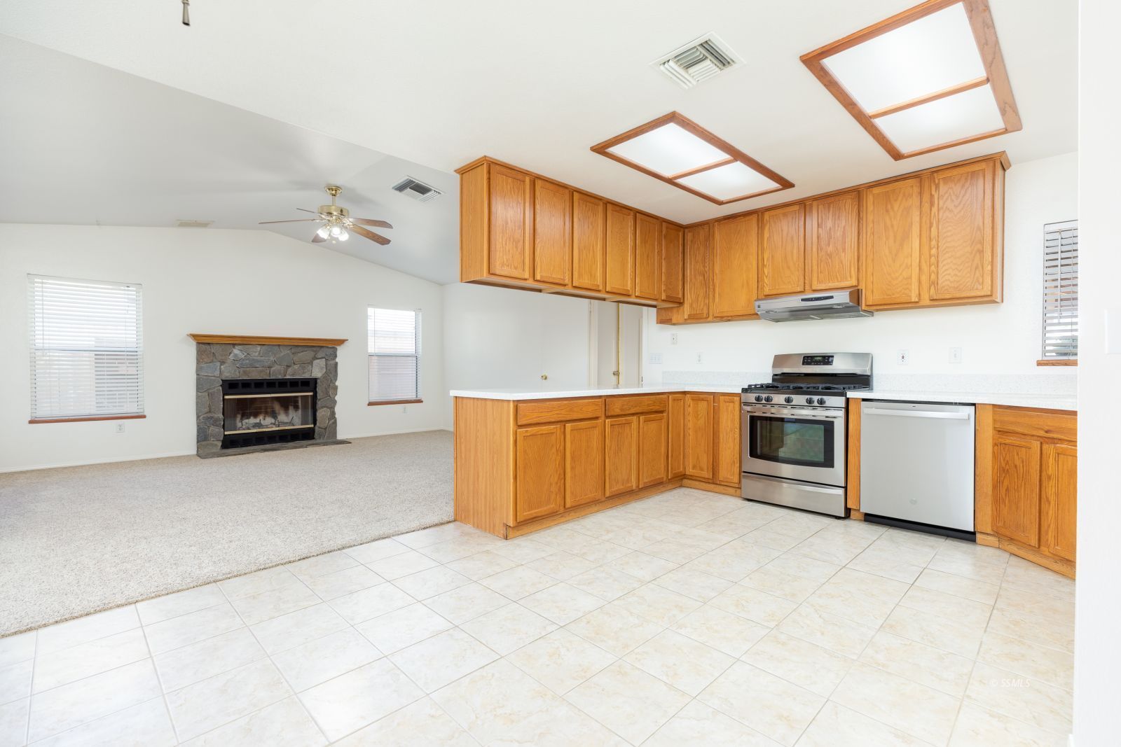 401 Vista Street Ridgecrest, CA 93555 - Photo 7 of 34