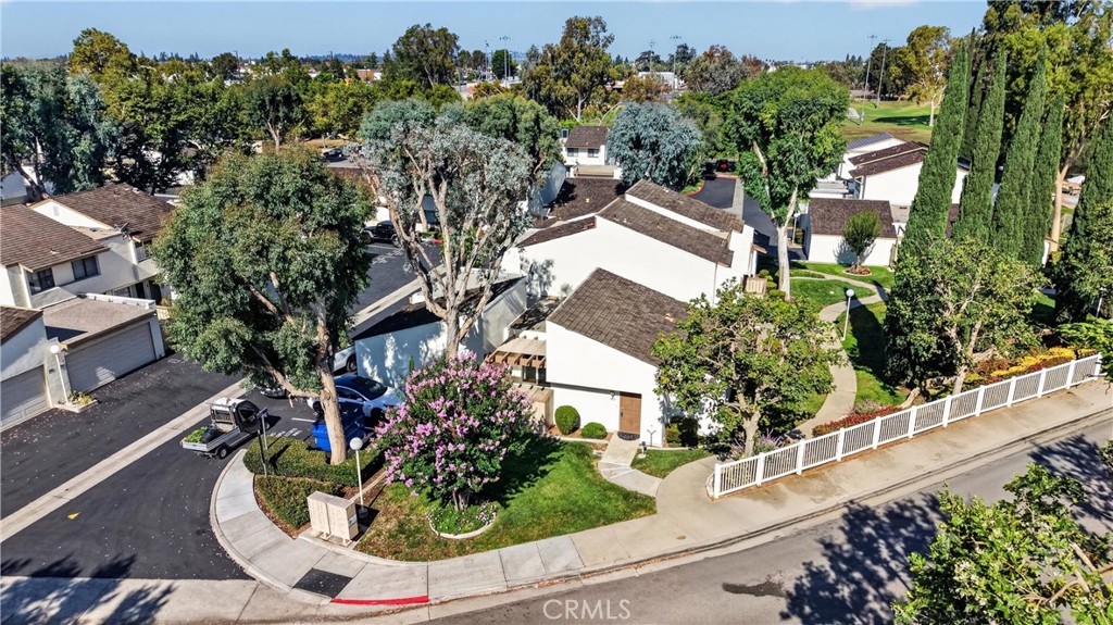 333 Surry Court Brea, CA 92821 - Photo 4 of 38