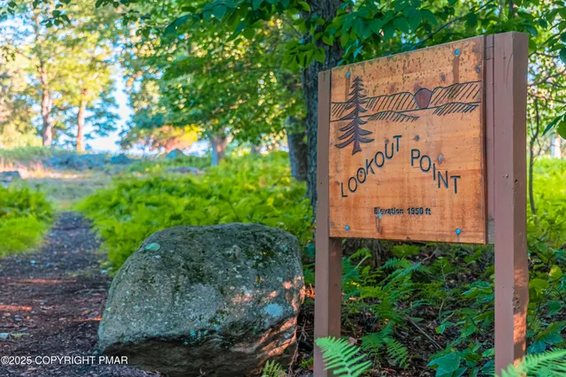 a sign that is on the side of the road