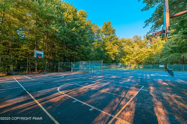 a view of a tennis court