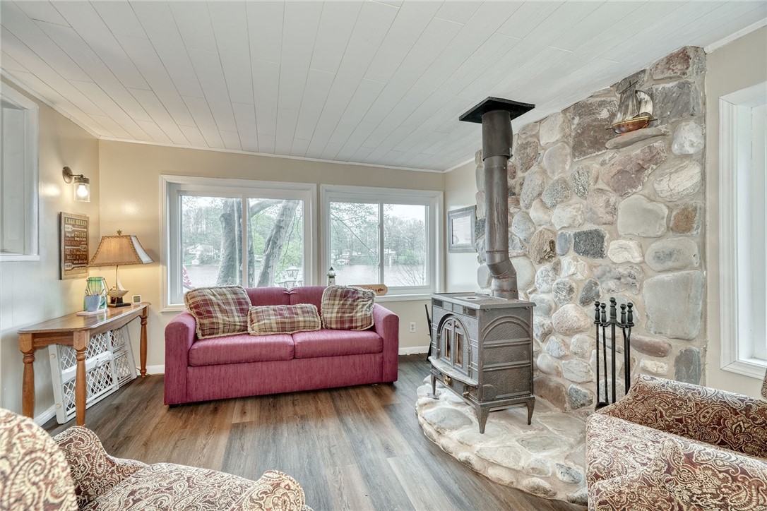 11737 Tompkins Point Road Wolcott, NY 14590 - Photo 7 of 50