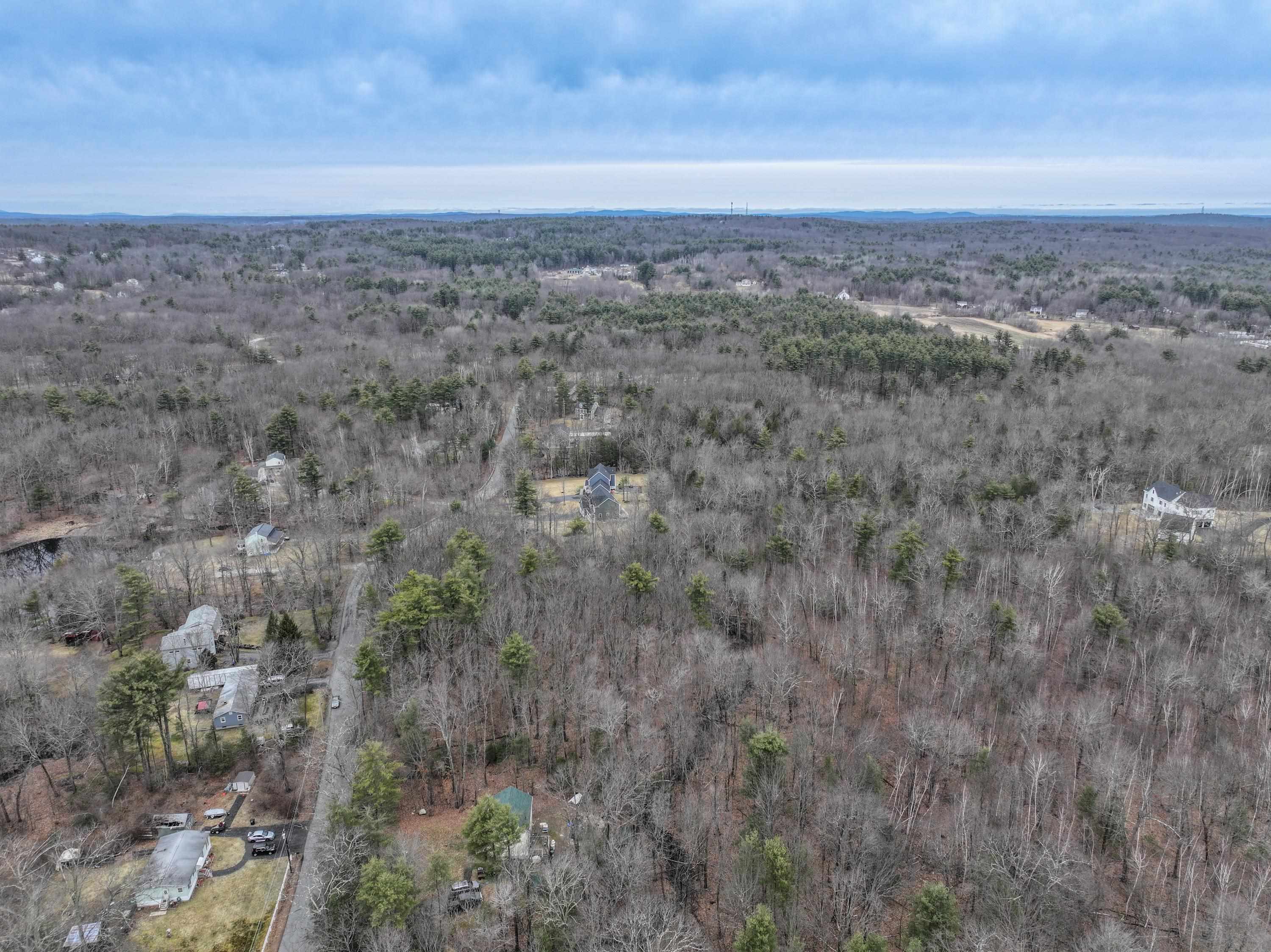 39 Mill Road Derry, NH 03038 - Photo 11 of 16