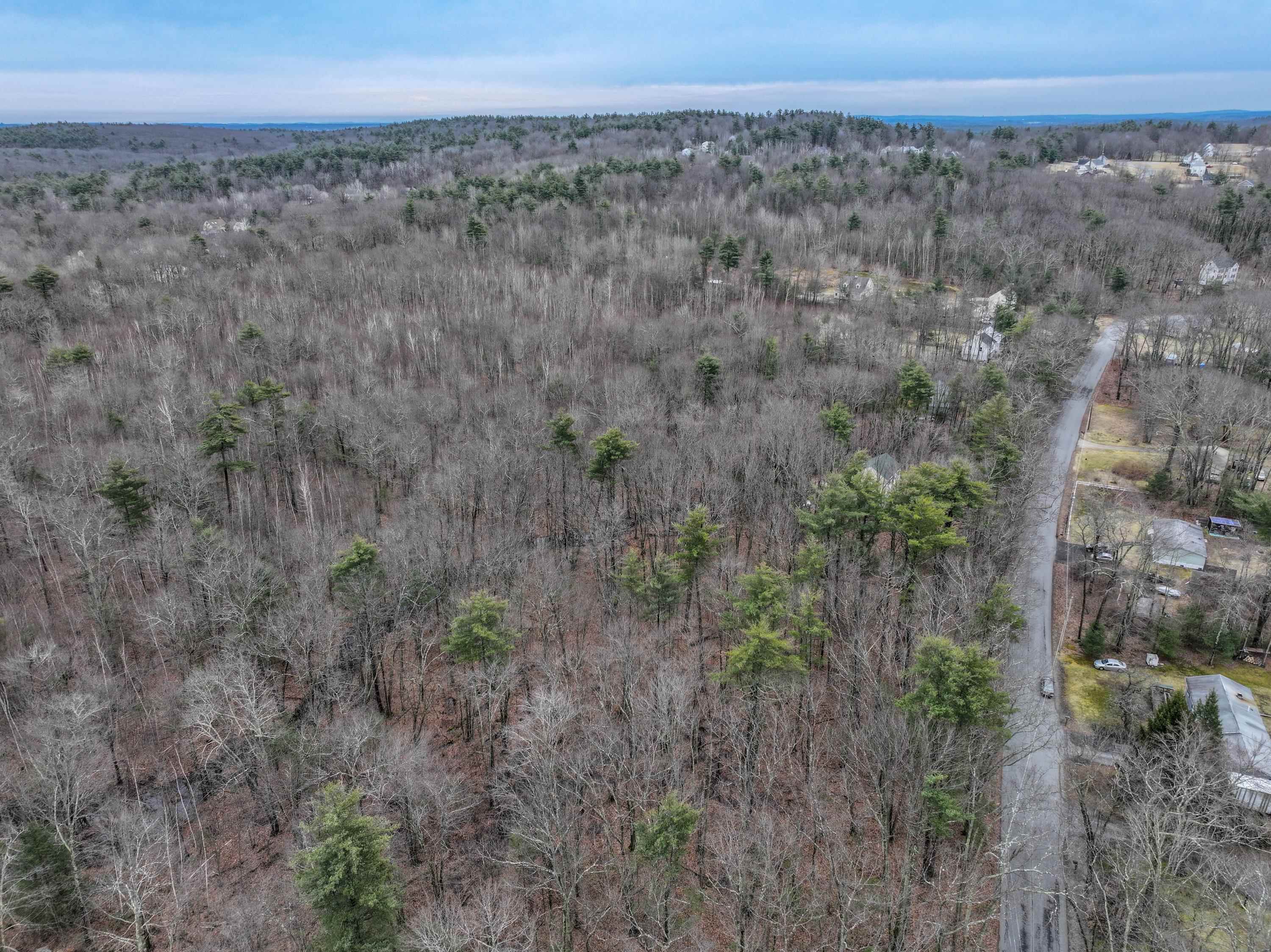 39 Mill Road Derry, NH 03038 - Photo 5 of 16