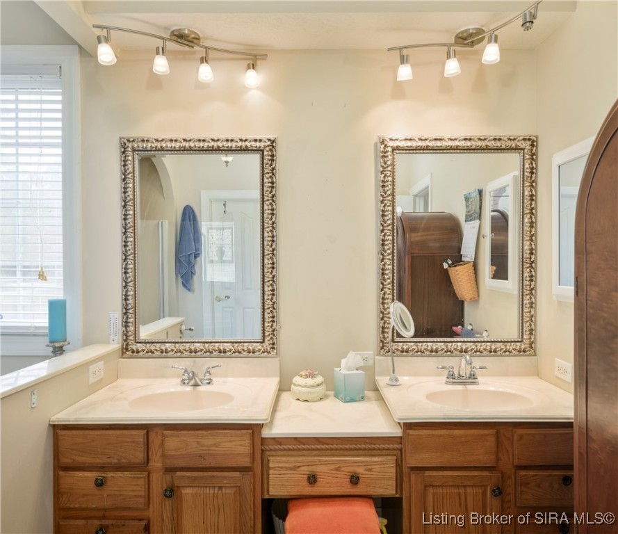 160 North Lakeside Drive Madison, IN 47250 - Photo 21 of 39