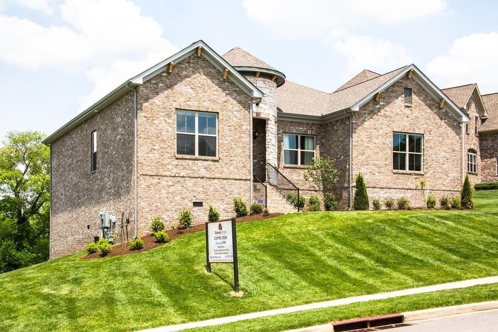 53 Saddle Ridge Mount Mount Juliet, TN 37122 - Photo 3 of 23 a front view of house with yard