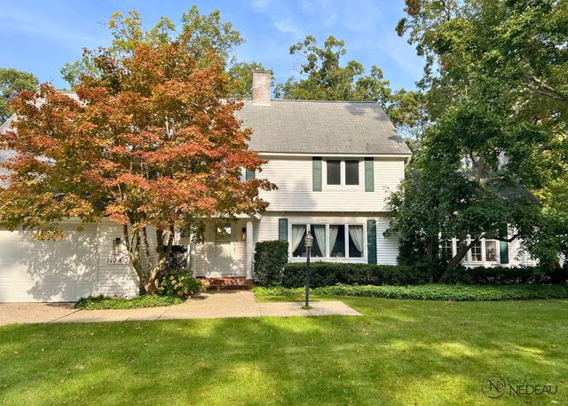 $602,500 | 410 East Circle Drive, North Muskegon, MI 49445