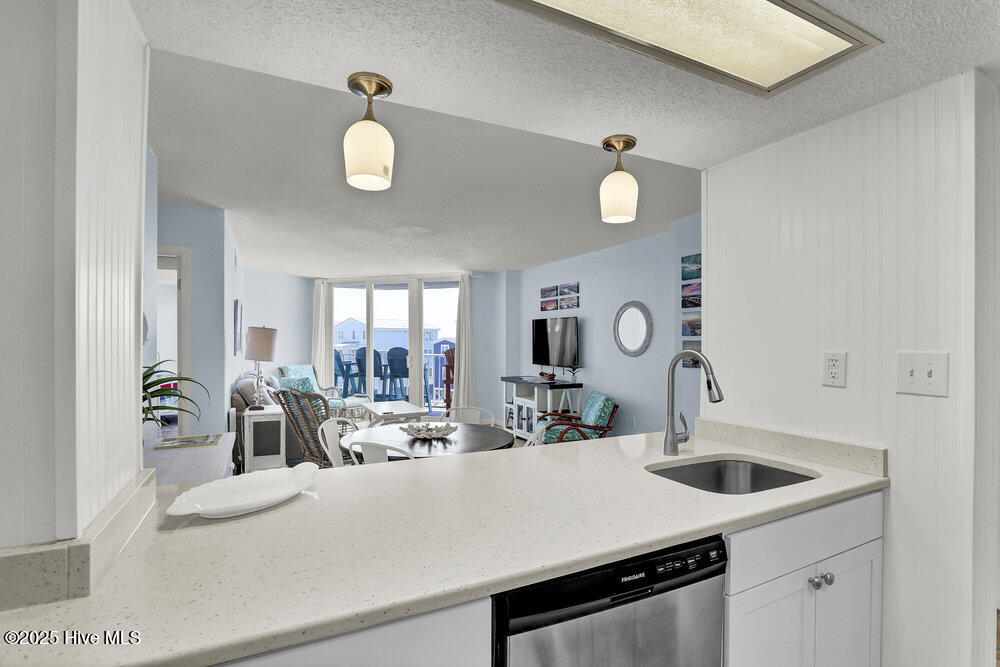 2000 New River Inlet Road, Unit 3213 North Topsail Beach, NC 28460 - Photo 4 of 34 6g8a1899_875