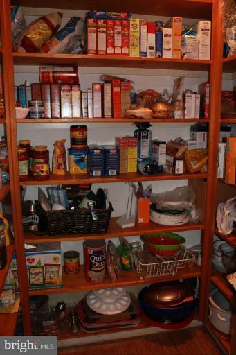 18307 Sharon Road Triangle, VA 22172 - Photo 11 of 28 Kitchen