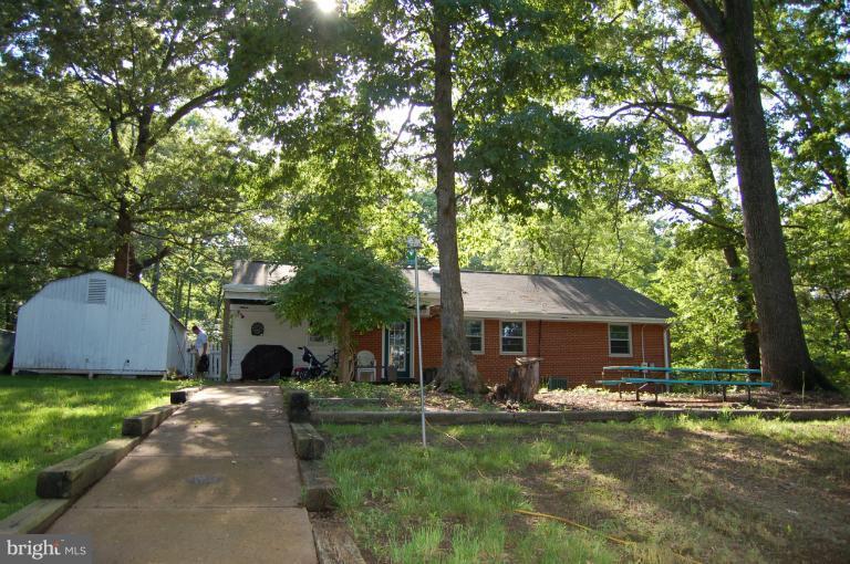 18307 Sharon Road Triangle, VA 22172 - Photo 17 of 28 Exterior (Rear)