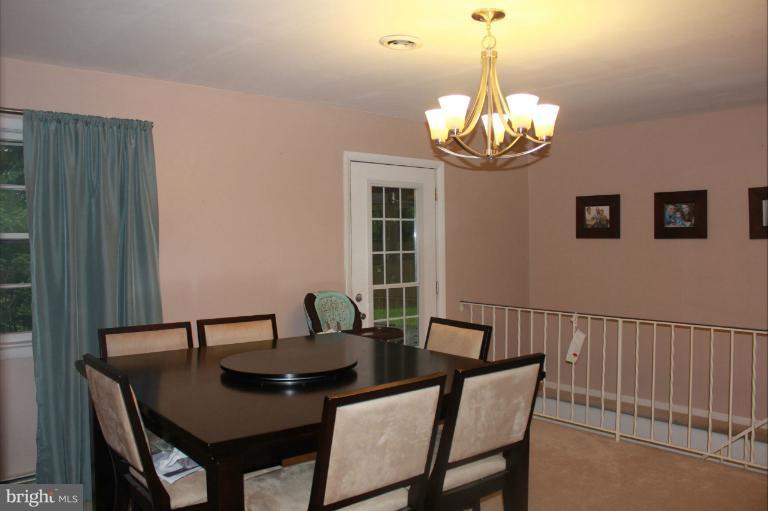 18307 Sharon Road Triangle, VA 22172 - Photo 20 of 28 Dining Room