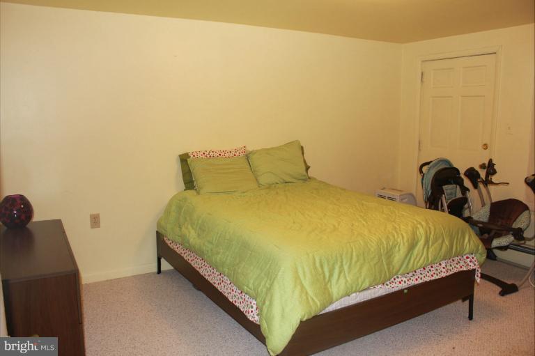 18307 Sharon Road Triangle, VA 22172 - Photo 24 of 28 Bedroom