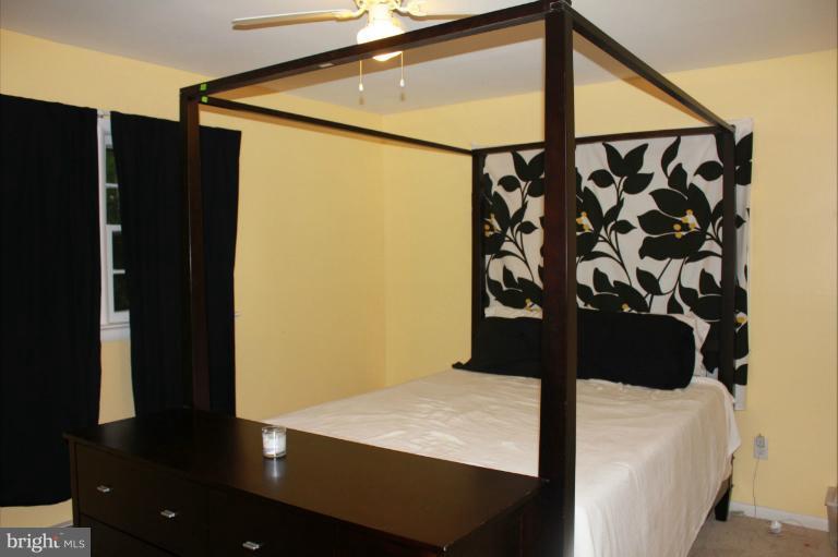 18307 Sharon Road Triangle, VA 22172 - Photo 6 of 28 Bedroom (Master)