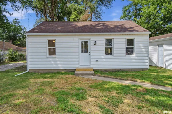 $100,000 | 145 Oaklawn Circle, Creve Coeur, IL 61610