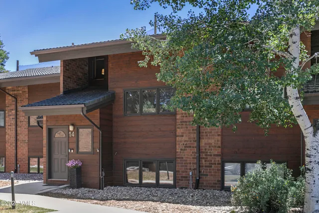 $1,295,000 | 54 Columbine Circle, Unit B14, Eagle-Vail, CO 81620