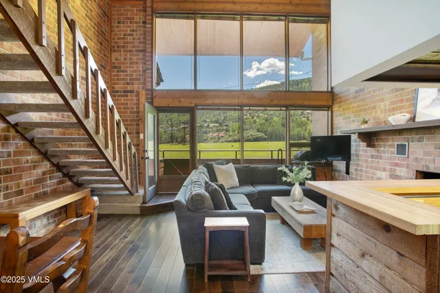 $1,295,000 | 54 Columbine Circle, Unit B14, Eagle-Vail, CO 81620