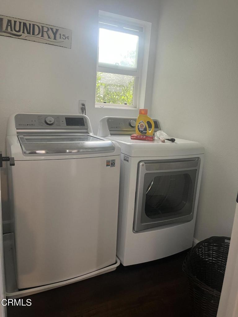 1027 Corte Primavera Oxnard, CA 93030 - Photo 20 of 23 a utility room with dryer and washer
