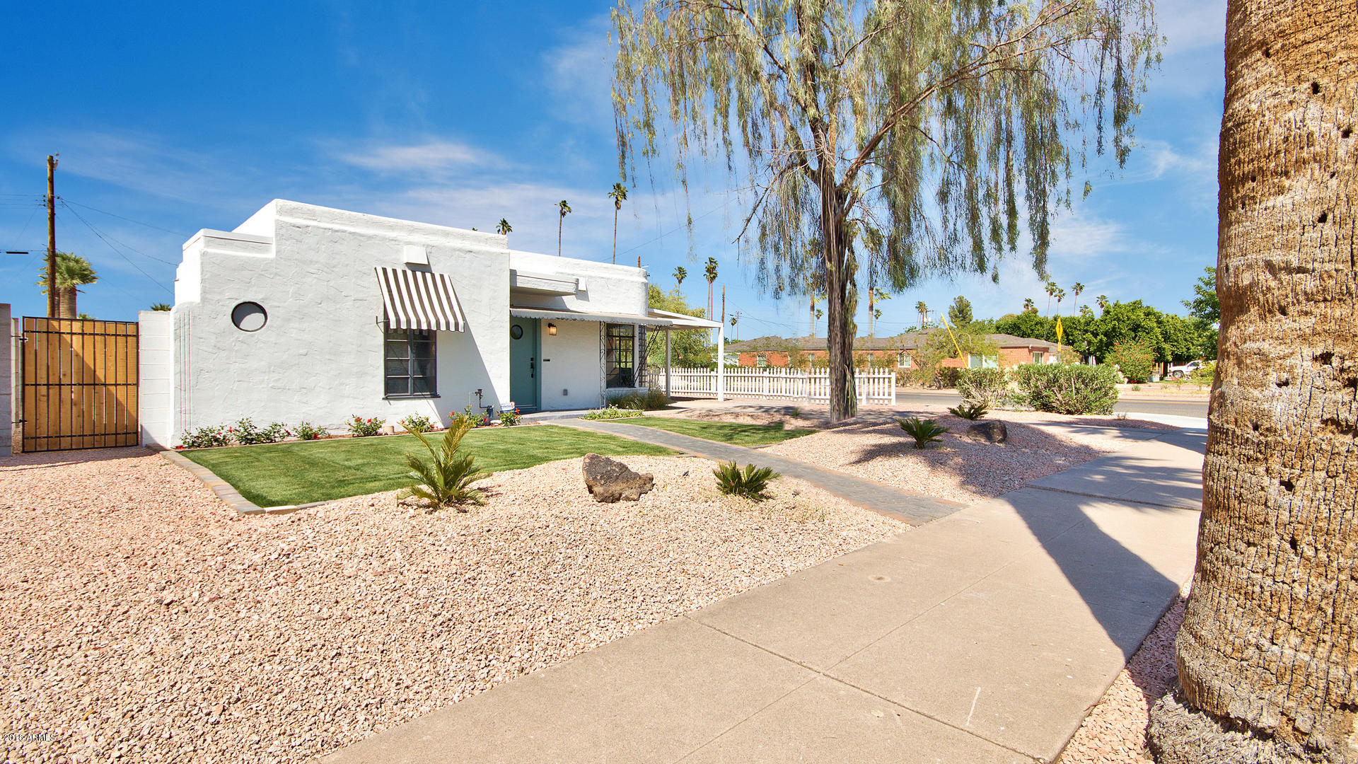1148 East Almeria Road Phoenix, AZ 85006 - Photo 3 of 36 03