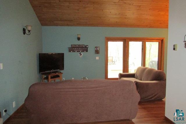 2309 Schelinder Road Carlton, MN 55718 - Photo 9 of 23 Living room