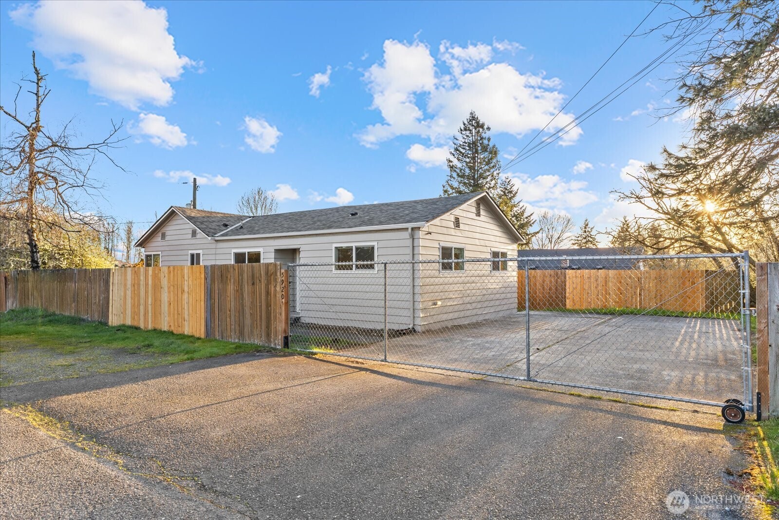 5920 South 118th Street Seattle, WA 98178 - Photo 1 of 25
