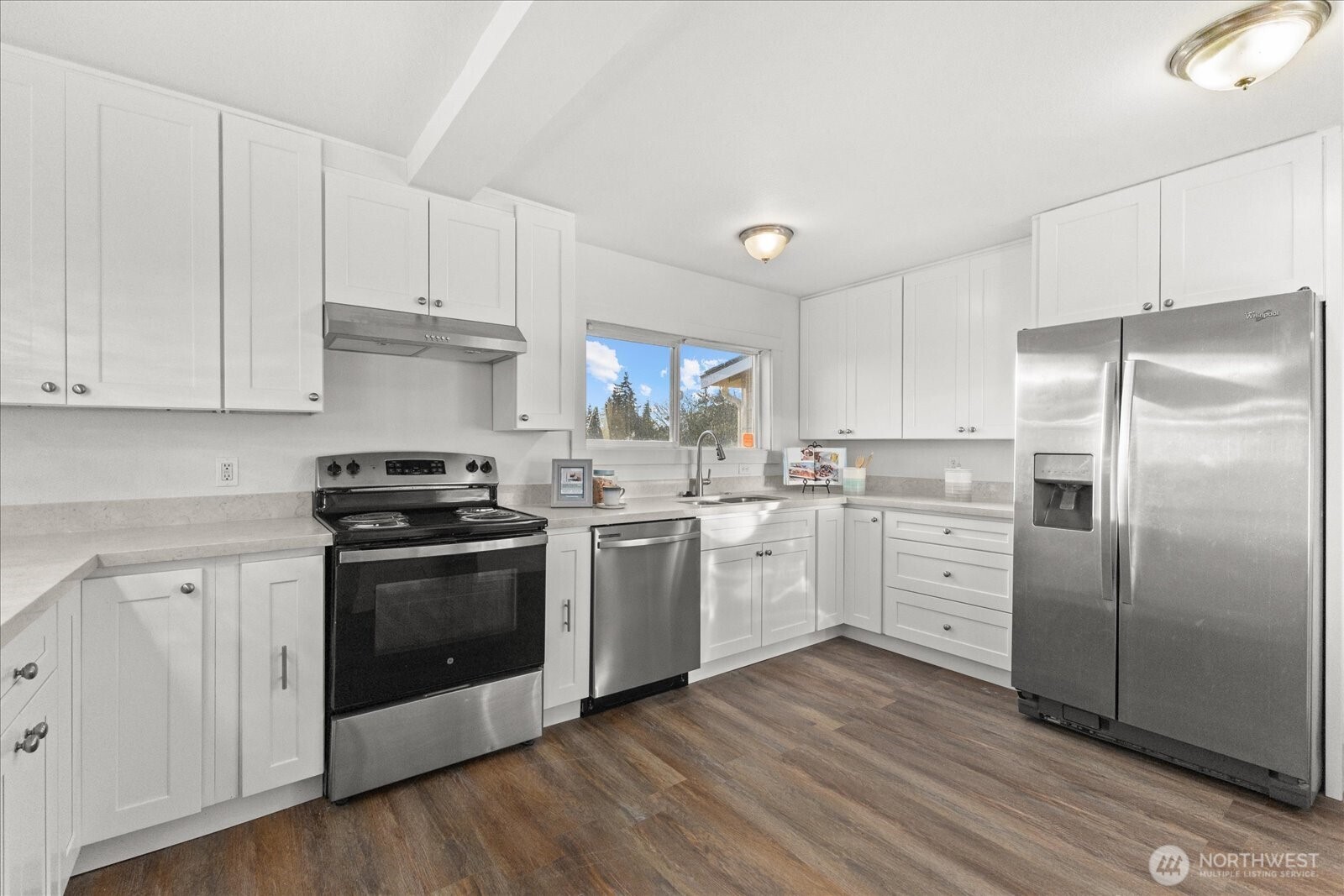 5920 South 118th Street Seattle, WA 98178 - Photo 7 of 25