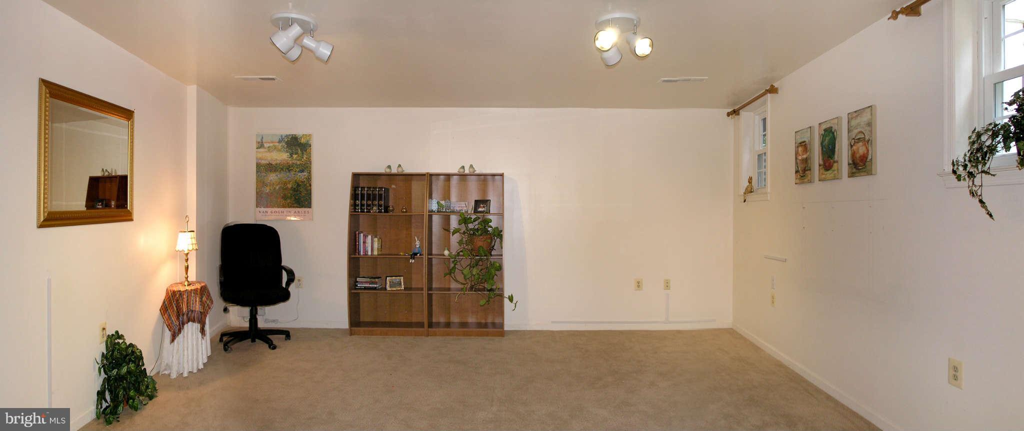 11294 Fairwind Way Reston, VA 20190 - Photo 28 of 30 a view of a livingroom with couch