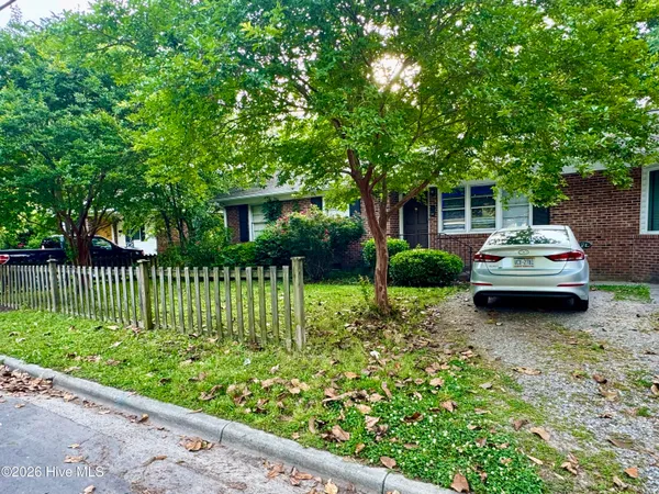 $2,500 | 102 North Meade Street, Greenville, NC 27858