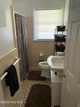 $2,500 | 102 North Meade Street, Greenville, NC 27858