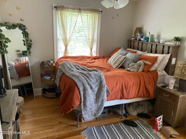 $2,500 | 102 North Meade Street, Greenville, NC 27858