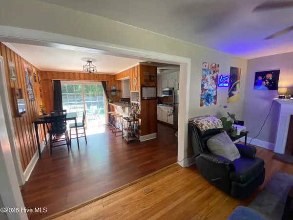 $2,500 | 102 North Meade Street, Greenville, NC 27858